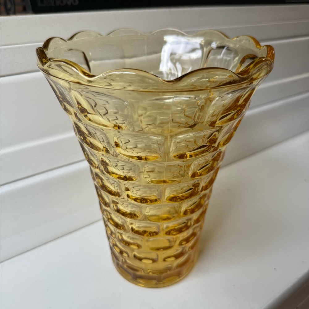 Vintage amber gold “Colonial Yorktown” Glass Trumpet Vase, Federal Glass Co.